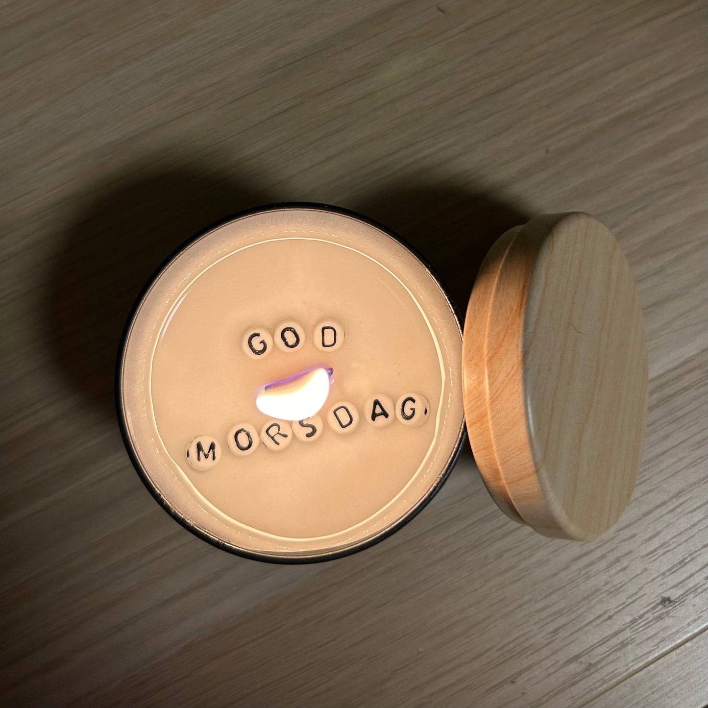 Duftlys med hemmelig beskjed (GOD MORSDAG/FARSDAG)