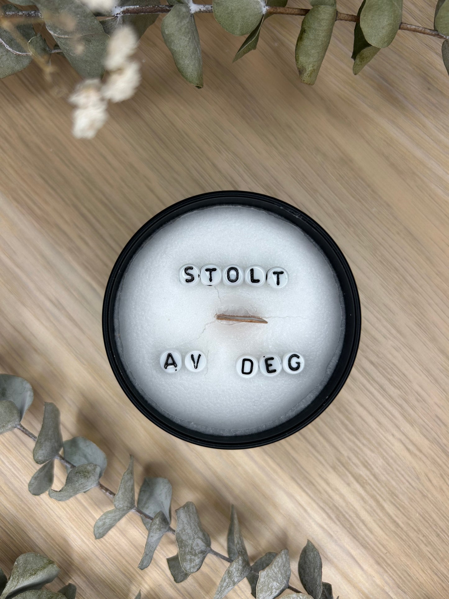 Duftlys med hemmelig beskjed (STOLT AV DEG)