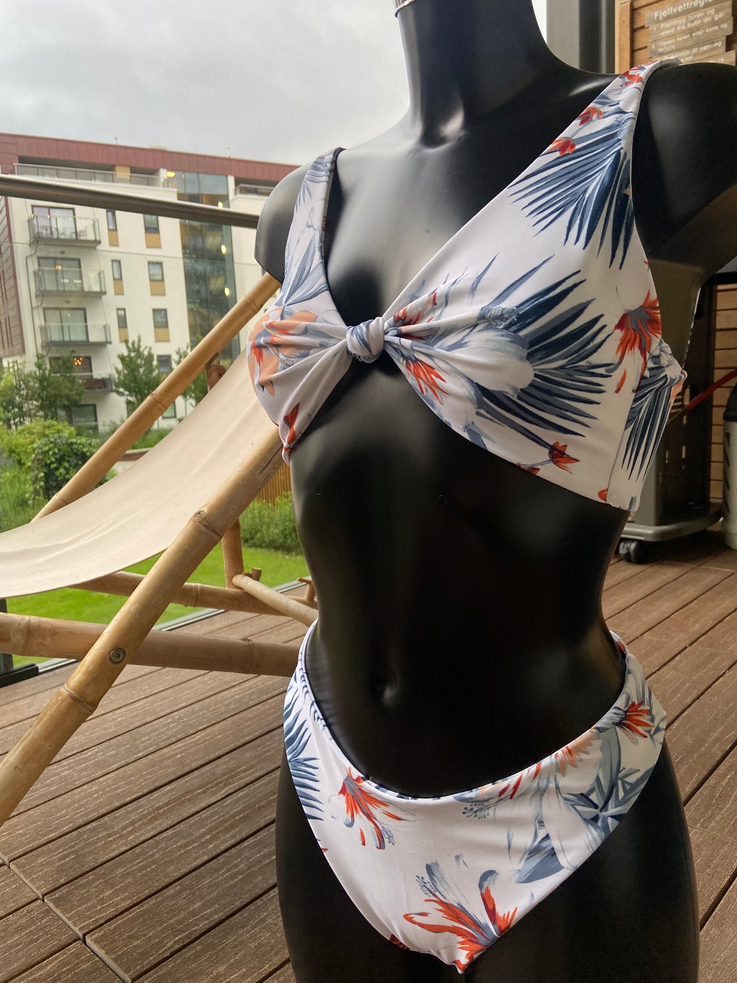 Eirins bikinitruse