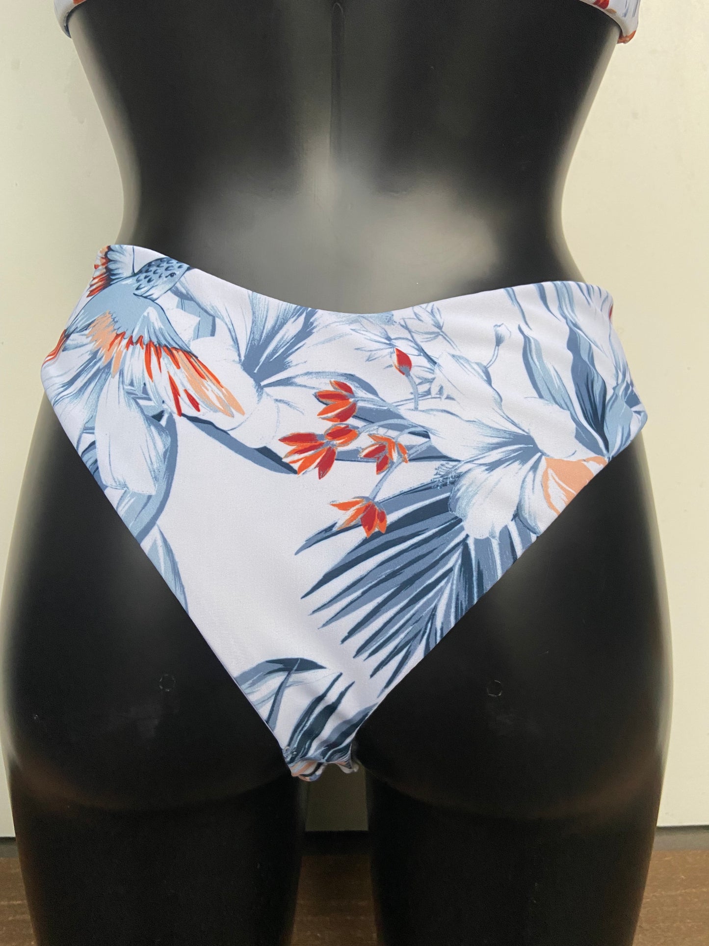 Eirins bikinitruse