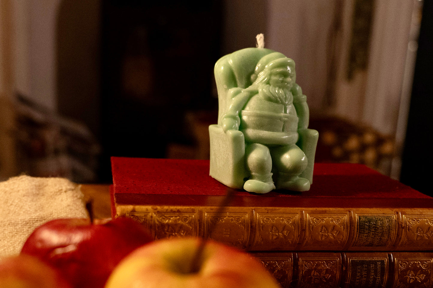 Eirins sittende nisse (stearinlys)